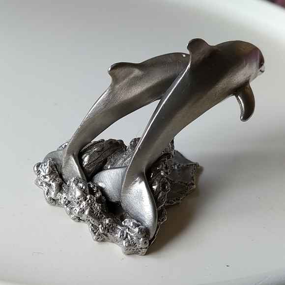 Pewter dolphins figurine - Picture 2 of 5